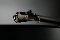 اولین کارتریج مونو DS Audio. تثبیت کننده تشخیص خارج از مرکز نیز تکامل یافته است – ساعت AV